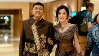 Bella Bonita mengetahui Denny Caknan suka main sama teman-temannya naik mobil. Kalau dia mau main dia izin saja gak apa-apa, ujarnya dilihat di YouTube Insertlive, Kamis (30/7/2026). (Foto: dok Instagram denny_caknan)