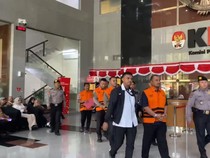 Penampakan Bupati Pemalang Berompi Oranye di KPK