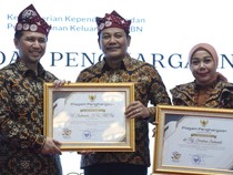 Komitmen Tekan Stunting, Bupati-Ketua TP-PKK Sidoarjo Raih Penghargaan