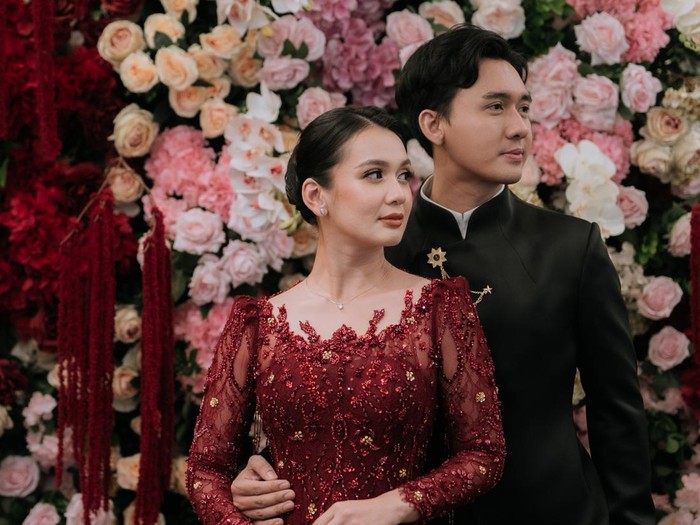 Dea Annisa dan Mazaki gelar lamaran.