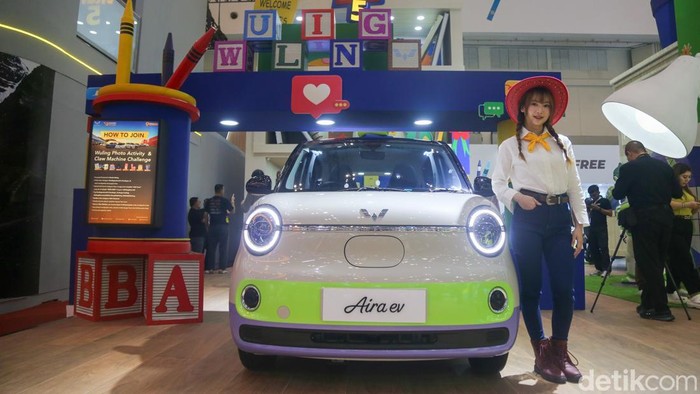 Mobil listrik hasil kolaborasi dengan film animasi Toy Story 5 tersebut diharapkan menjadi pilihan bagi konsumen yang menginginkan kendaraan dengan tampilan lebih personal. Mobil ini diperkenalkan dalam ajang GIIAS 2026 di ICE BSD City, Tangerang, Kamis (30/7/2026).
