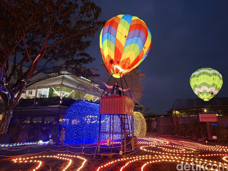 Garden Glow di PVJ Bandung Garden Glow di PVJ Bandung