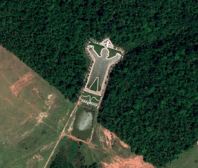 Google Earth mengungkap deretan temuan aneh dan misterius