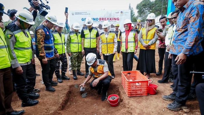 Gubernur Sulsel Andi Sudirman groubreaking pembangunan RS Regional di Gowa.