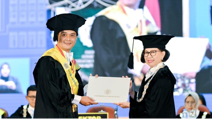 I Made Sarmita, lulusan doktor terbaik UGM