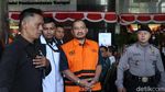 Usai OTT, Bupati Pemalang Kenakan Rompi Oranye Tahanan KPK
