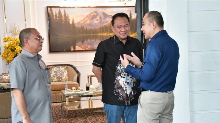 Ketua DPRD Sumsel Andie Dinialdie saat menerima tim Sensus Ekonomi 2026.
