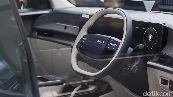 Kia memperkenalkan Carens EV Concept pada ajang GAIKINDO Indonesia International Auto Show (GIIAS) 2026 di ICE BSD, Kabupaten Tangerang, Banten, Kamis (30/7/2026).