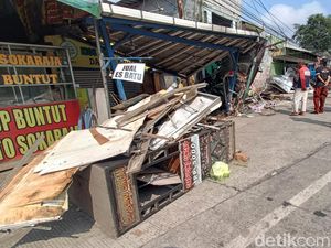 Detik-detik Horor Truk Gasak 3 Kios Tewaskan Pejalan Kaki di Ajibarang