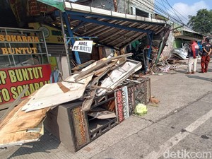 Detik-detik Horor Truk Gasak 3 Kios Tewaskan Pejalan Kaki di Ajibarang