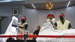 KPK Pamerkan Uang Bukti OTT Bupati Pemalang Senilai Rp1,98 Miliar