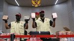 KPK Pamerkan Uang Bukti OTT Bupati Pemalang Senilai Rp1,98 Miliar