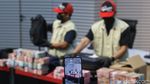 KPK Pamerkan Uang Bukti OTT Bupati Pemalang Senilai Rp1,98 Miliar
