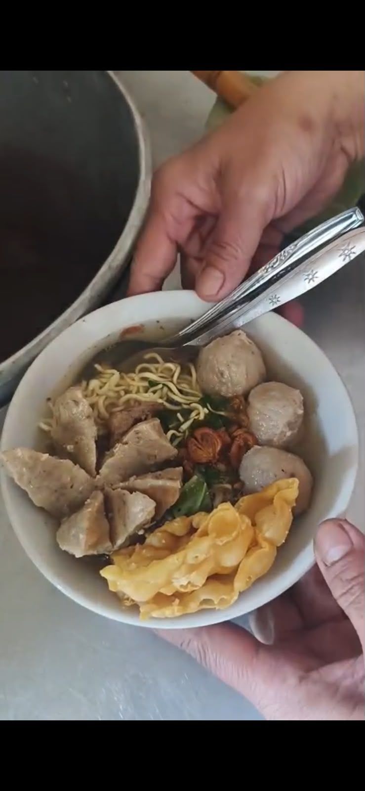 Lulusan S1 Tak Gengsi Jualan Bakso, Wanita Ini Sukses Bantu Keluarga Lulusan S1 Tak Gengsi Jualan Bakso, Wanita Ini Sukses Bantu Keluarga