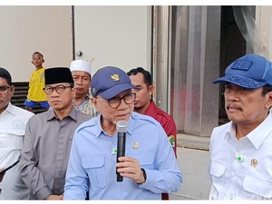 Zulhas dan Trenggono Tinjau Kampung Nelayan Warloka di Labuan Bajo