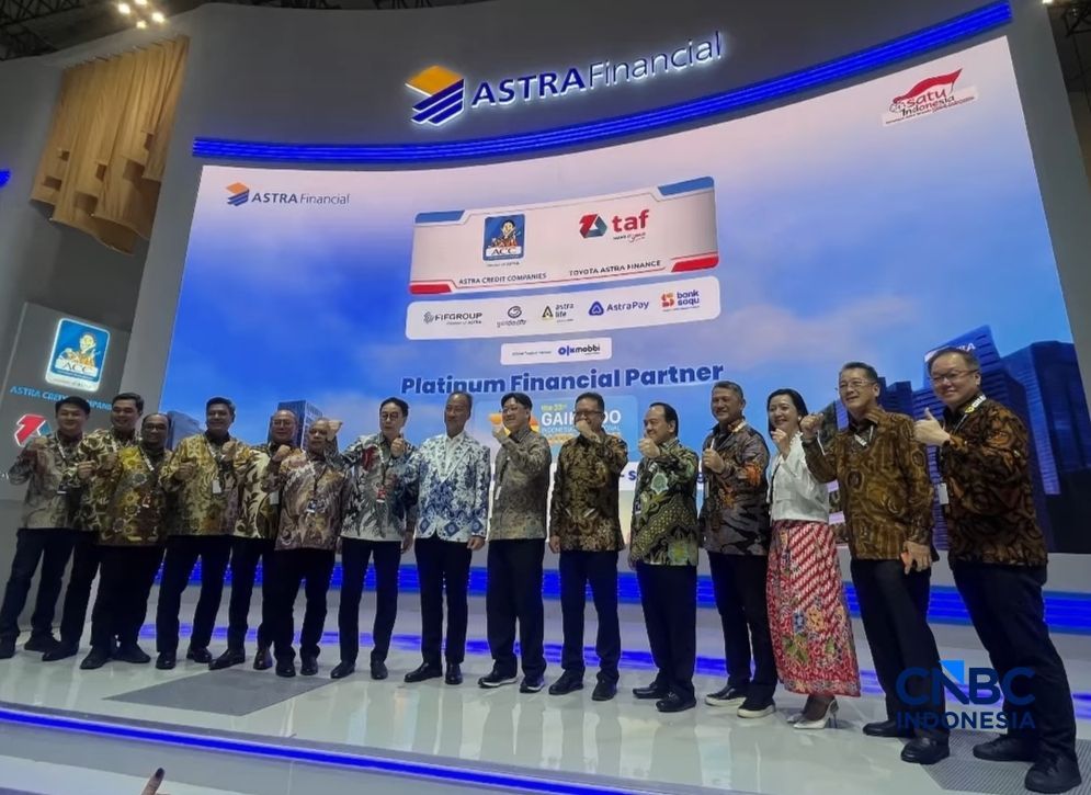 Menteri Perindustrian, Agus Gumiwang Kartasasmita saat menghadiri GIIAS 2026 di ICE BSD, Tangerang, Kamis (30/7/2026). (CNBC Indonesia/Ferry Sandi)