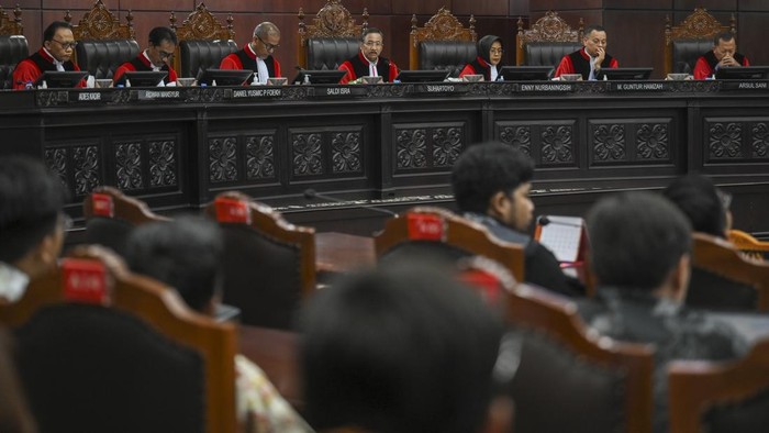 Ketua Mahkamah Konstitusi (MK) Suhartoyo memimpin sidang pembacaan putusan 20 permohonan uji materiil di Gedung Mahkamah Konstitusi, Jakarta, Kamis (30/7/2026). 