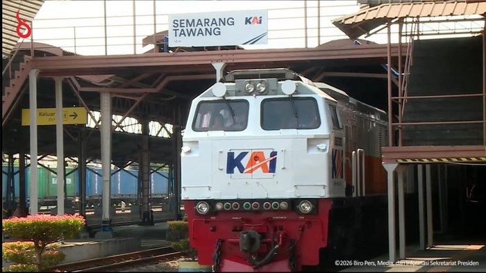 Presiden Prabowo Subianto menjajal kereta api mewah KA Nusantara Explorer dari Stasiun Semarang Tawang, Jawa Tengah, Kamis (30/7/2026).