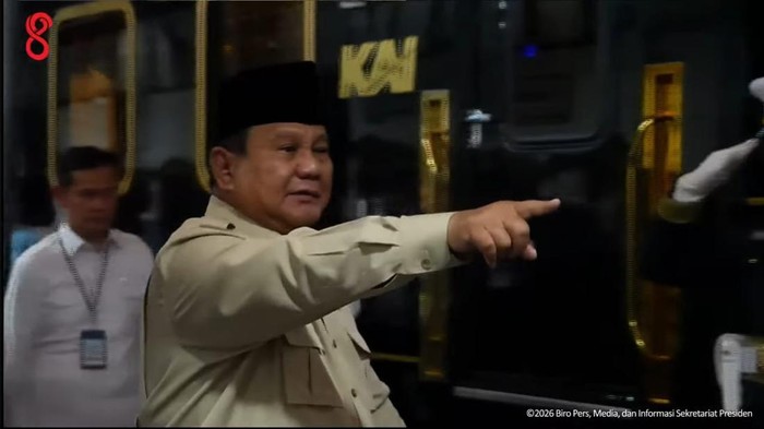 Presiden Prabowo Subianto menjajal kereta api mewah KA Nusantara Explorer dari Stasiun Semarang Tawang, Jawa Tengah, Kamis (30/7/2026).