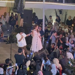 Momo Eks Geisha Comeback, Digandeng enau Lewat Sudah Tahu Kita Berbeda