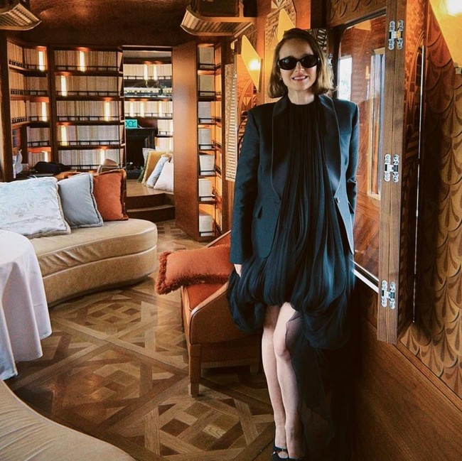 Natalie Portman Tunjukkan Perut Buncit, Gak Sabar Ketemu Si Bayi