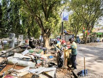 28 Tahun Duduki Trotoar Jalan dr Rajiman, Puluhan Lapak PKL Dibongkar