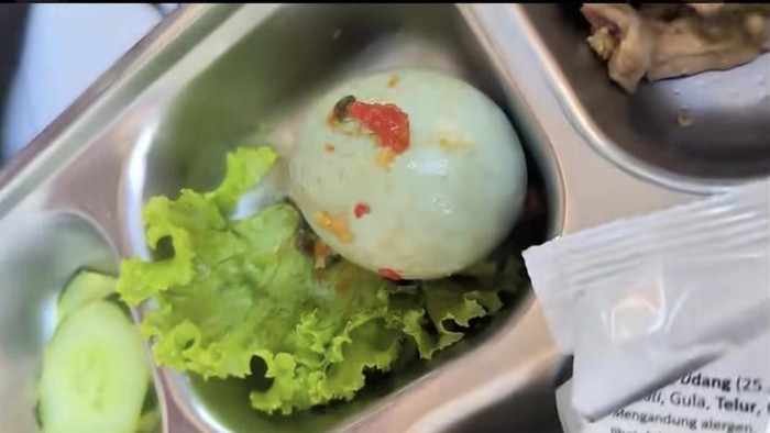 Penampakan menu MBG telur bercangkang dibumbui di Demak