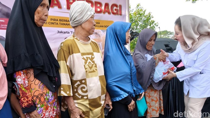 PIRA Gerindra Bagikan Ribuan Sembako ke Warga Jaktim, Ungkap Arahan Prabowo