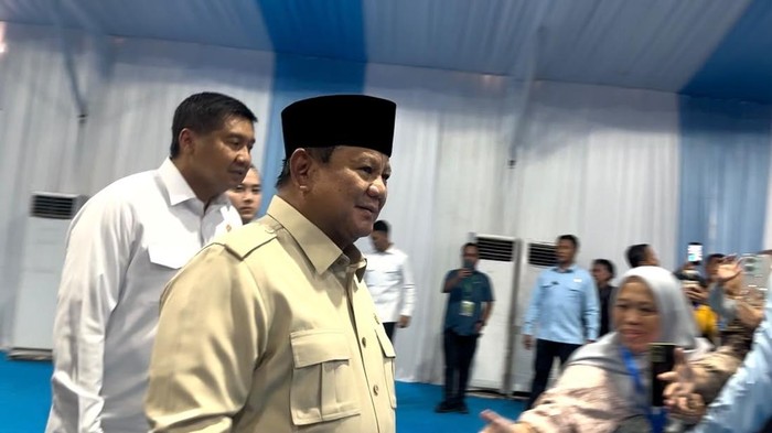 Presiden Prabowo Subianto menghadiri akad massal Kredit Pemilikan Rumah (KPR) Sejahtera melalui skema Fasilitas Likuiditas Pembiayaan Perumahan (FLPP) di Batang, Jawa Tengah, Kamis (30/7/2026).