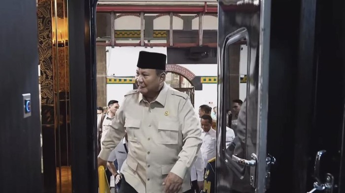 Presiden Prabowo Subianto menjajal Kereta Api Nusantara Explorer dari Stasiun Semarang Tawang menuju Batang, Jawa Tengah (Jateng), Kamis (30/7/2026).