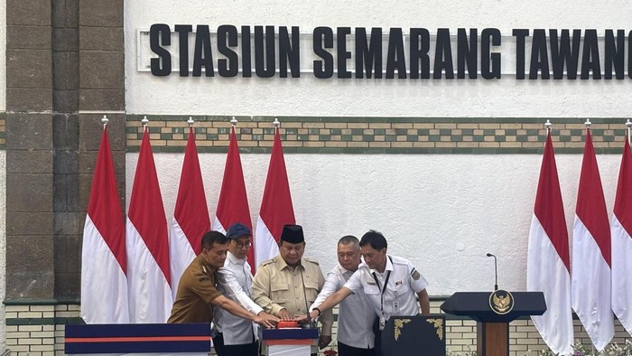Presiden Prabowo Subianto meresmikan pemugaran bangunan cagar budaya Stasiun Semarang Tawang, Kamis (30/7/2026)