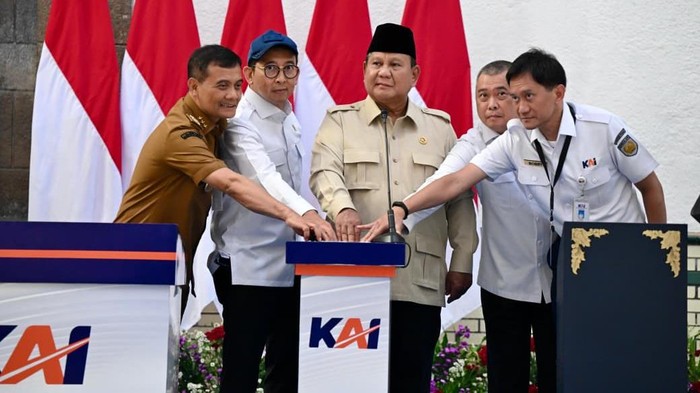 Presiden Prabowo Subianto meresmikan pemugaran bangunan cagar budaya Stasiun Semarang Tawang, Jawa Tengah (Jateng), Kamis (30/7/2026).