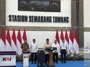 Prabowo Resmikan Renovasi Stasiun Peninggalan Belanda di Semarang