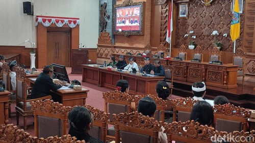 Rapat Komisi I dan IV DPRD Kota Denpasar membahas terkait Rumah Singgah Kula Abhi Praya, Kamis (30/7/2026).