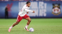 Rio Ngumoha Tebar Pesona ke Iraola