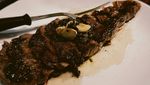 Romantisnya Rigen Rakelna saat Ajak Istri Makan Malam di Restoran