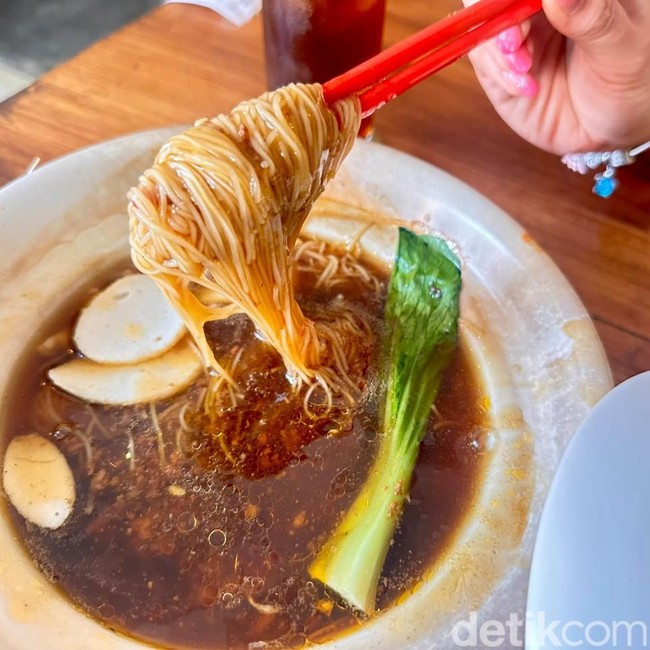 Hangat Gurih Mesua Siram Claypot yang Jadi Incaran di Depok