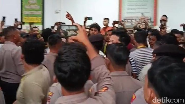 Suasana sidang kasus kematian Bripda Natanael Simanungkalit di PN Batam.