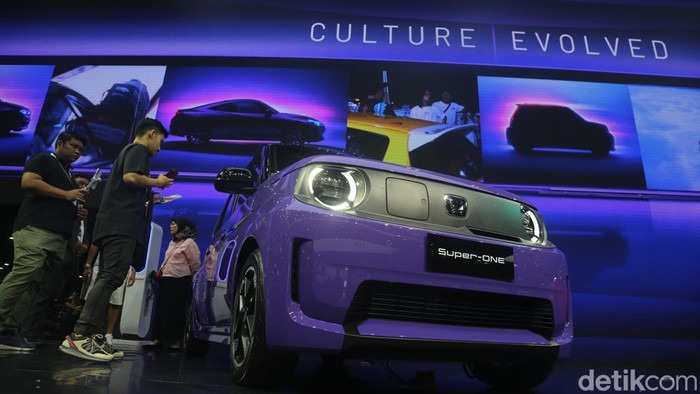Super One jadi bintang utama di panggung Honda pada ajang Gaikindo Indonesia International Auto Show (GIIAS) 2026 di ICE BSD City, Tangerang.