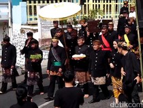 Tari Sodoran Warnai Perayaan Hari Raya Karo Suku Tengger di Bromo