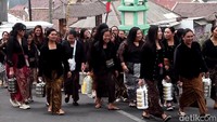Perayaan diikuti warga dari tiga desa, yakni Desa Jetak, Desa Ngadisari, dan Desa Wonotoro.