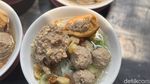 Viral! Bakso Bang Udin Diantre 2 Jam Sebelum Buka, Ada Varian Saikoro