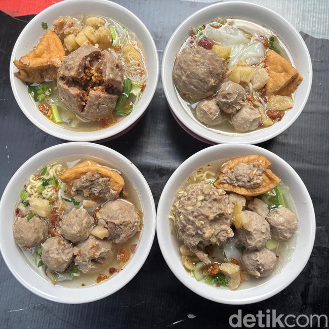 Viral! Bakso Bang Udin Diantre 2 Jam Sebelum Buka, Ada Varian Saikoro