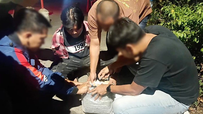 Bareskrim Polri menggagalkan peredaran ganja lewat media sosial di Jakarta dan Bandung