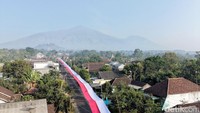Koordinator kegiatan, Rahmad Effendy mengungkapkan, aksi kolosal ini murni dipicu oleh rasa cinta tanah air yang masih menguat di dalam dada warga dusun.