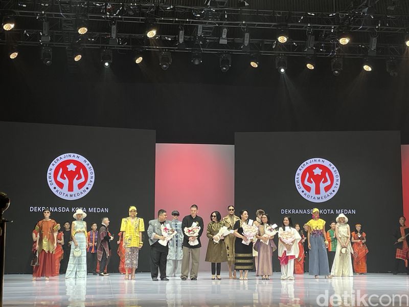 Dekranasda Medan 'Prismatic' IFW 2026
