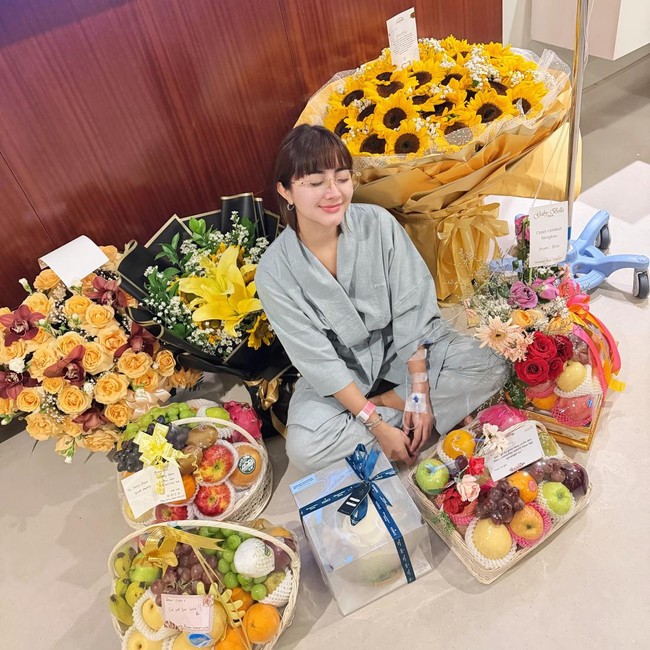 Ghea Youbi Banjir Cinta dan Kiriman Hadiah Saat Sakit
