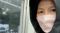Greysia Polii mengatakan ini kali pertamanya lagi naik KRL setelah 1997. Terakhir naik KRL waktu masih kecil, sekitar tahun 1997, berdua Mama. Nostalgia banget, tulisnya dilihat di Instagram, Jumat (31/7/2026). (Foto: dok Instagram greyspolii)