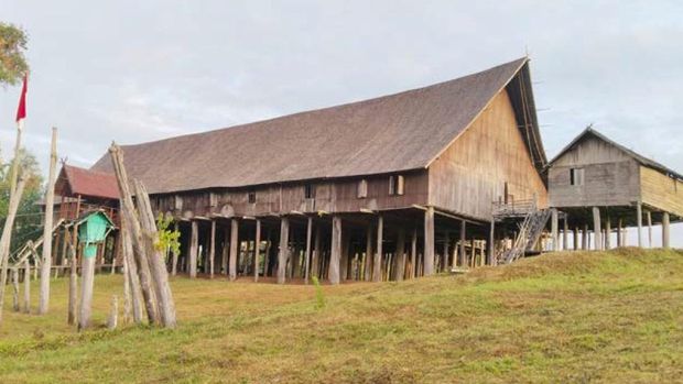 Huma betang atau rumah betang. (Laman Pemprov Kalteng) Huma betang atau rumah betang. (Laman Pemprov Kalteng)