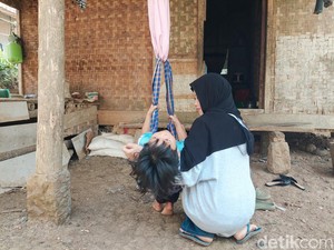 Cerita Ibu Balita yang Wajahnya Berlumuran Darah Disiksa Ayah Biadab